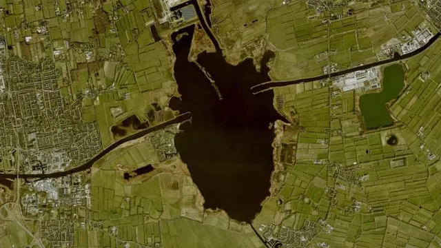 Luchtfoto van Bergumermeer
