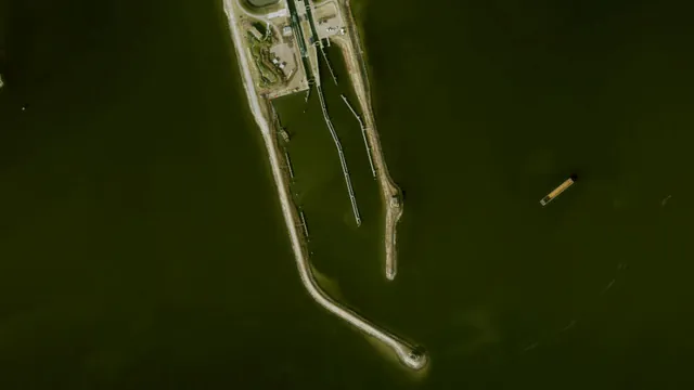 Luchtfoto van Binnenhaven