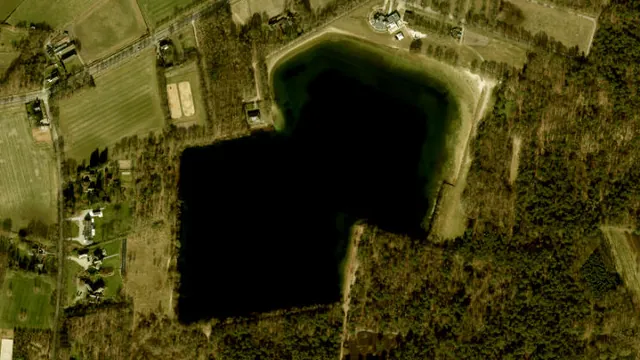 Luchtfoto van Geffense Plas