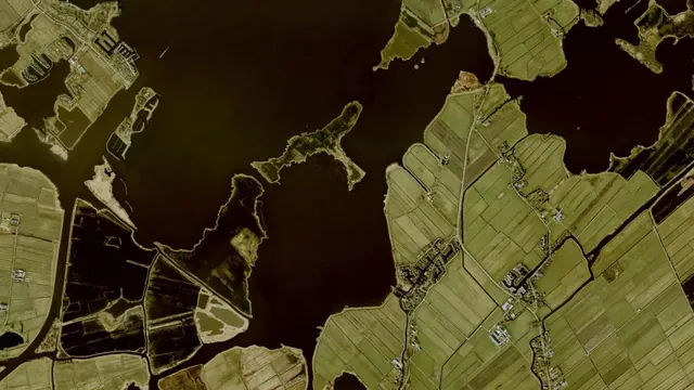 Luchtfoto van Goëngarijpsterpoelen