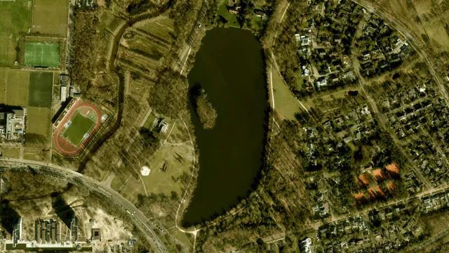 Luchtfoto van Karpendonksche Plas