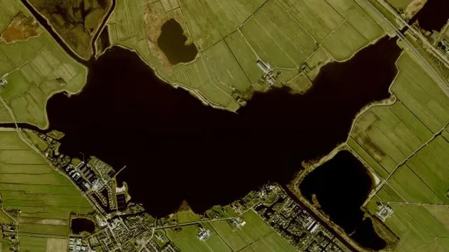 Luchtfoto van Langweerderwielen