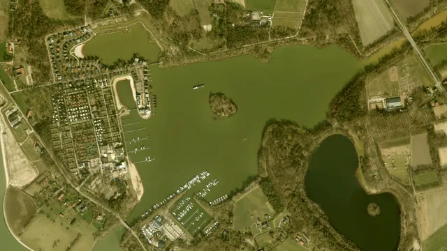 Luchtfoto van Leukermeer