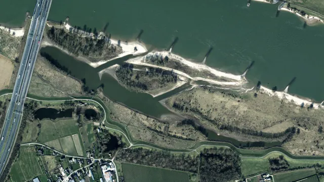 Luchtfoto van Loenense Wel