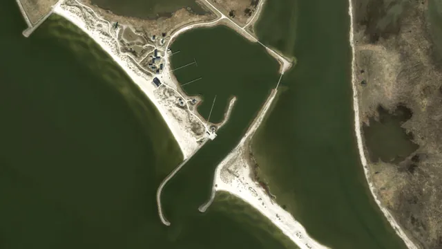 Luchtfoto van Marker Wadden Haven