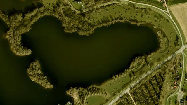 Luchtfoto van Moringerwaarden