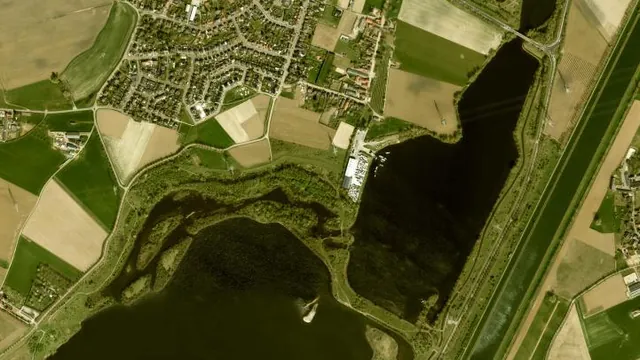 Luchtfoto van Oude Maas