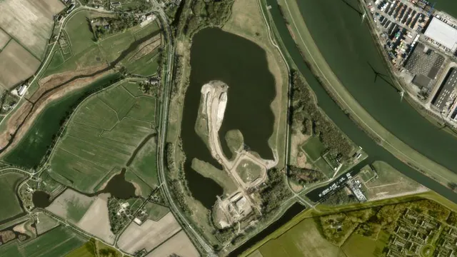 Luchtfoto van Put van Heenvliet