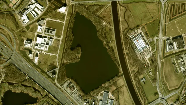 Luchtfoto van Rosmalense Plas