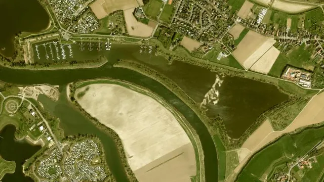 Luchtfoto van Schroevendaalse Plas