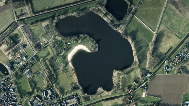 Luchtfoto van Slinge Plas