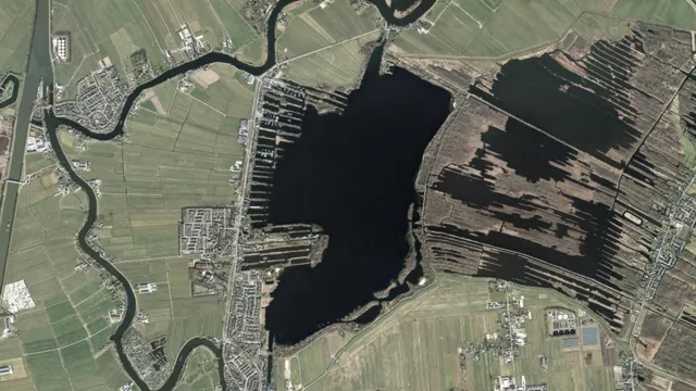 Luchtfoto van Spiegel- en Blijkpolderplas