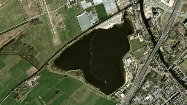 Luchtfoto van Valkenburgse Meer