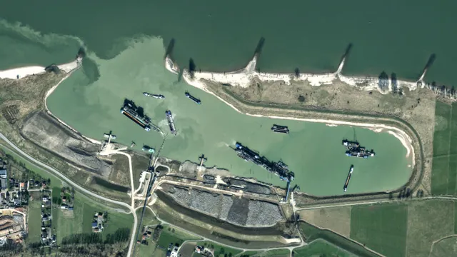Luchtfoto van Voorhaven