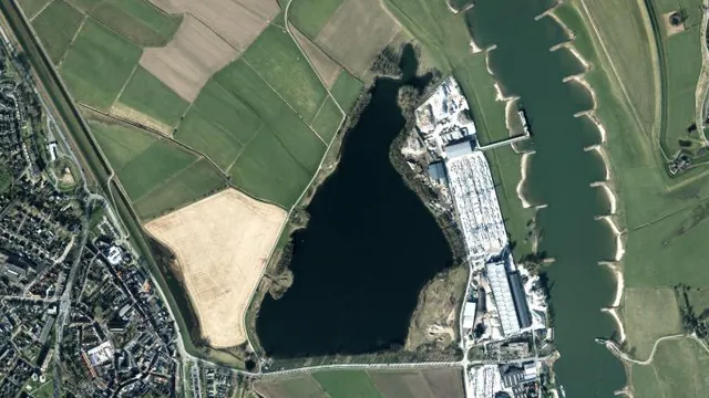 Luchtfoto van Zwanewater